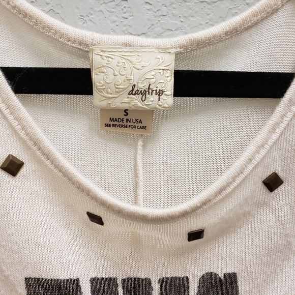 Daytrip Long Lace Sleeves Graphic Tshirt Womens - Picture 4 of 6